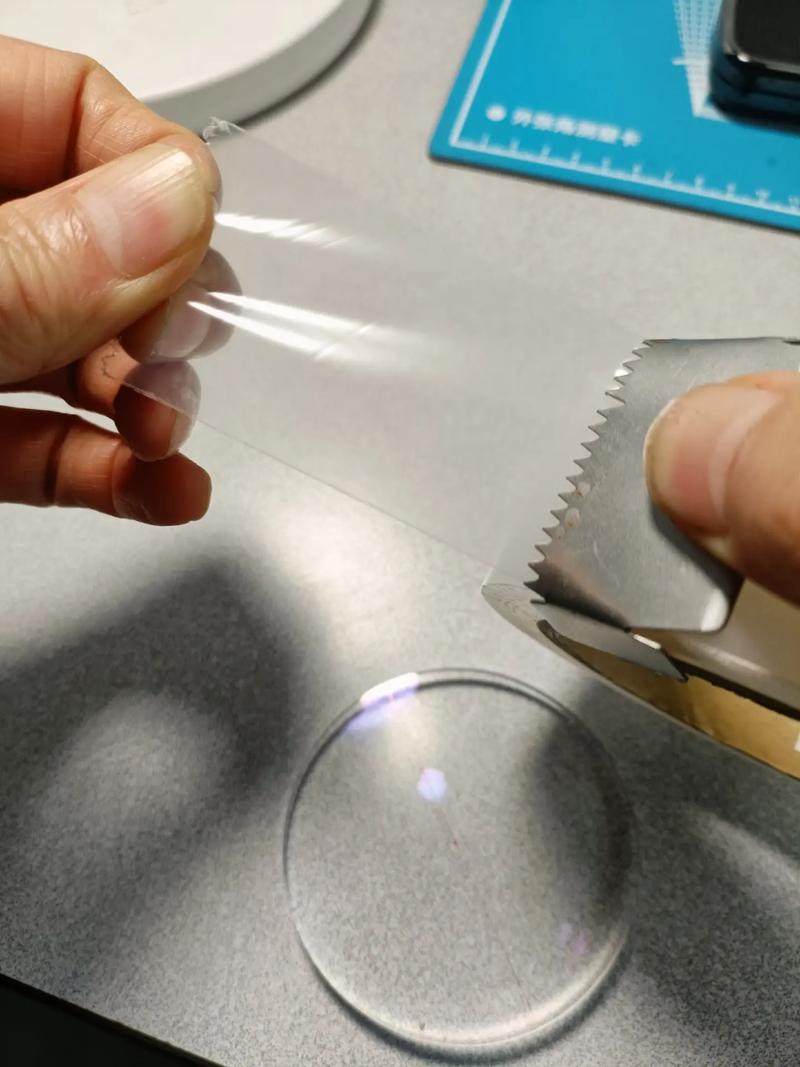 輕松保養(yǎng)鏡片 免劃傷、防脫膜、防跑軸全攻略